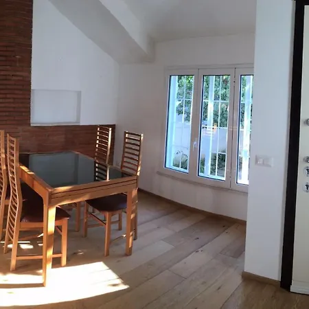 Romantische Am Mit Kamin Zoomarine Cinecitta World * Торваяника